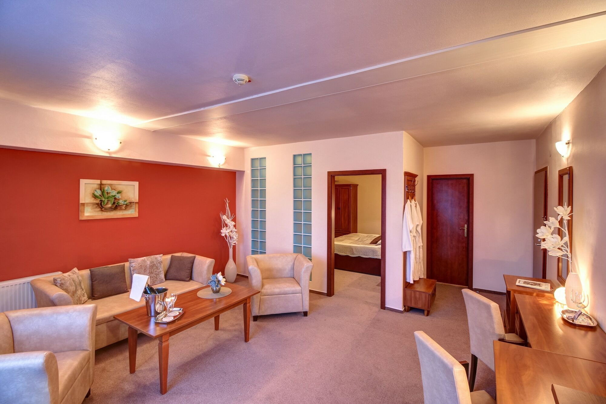 Hotel Dixon So Vstupom Do Bazena A Virivky Zdarma - Free Entrance To Pool And Jacuzzi Included Banská Bystrica Dış mekan fotoğraf