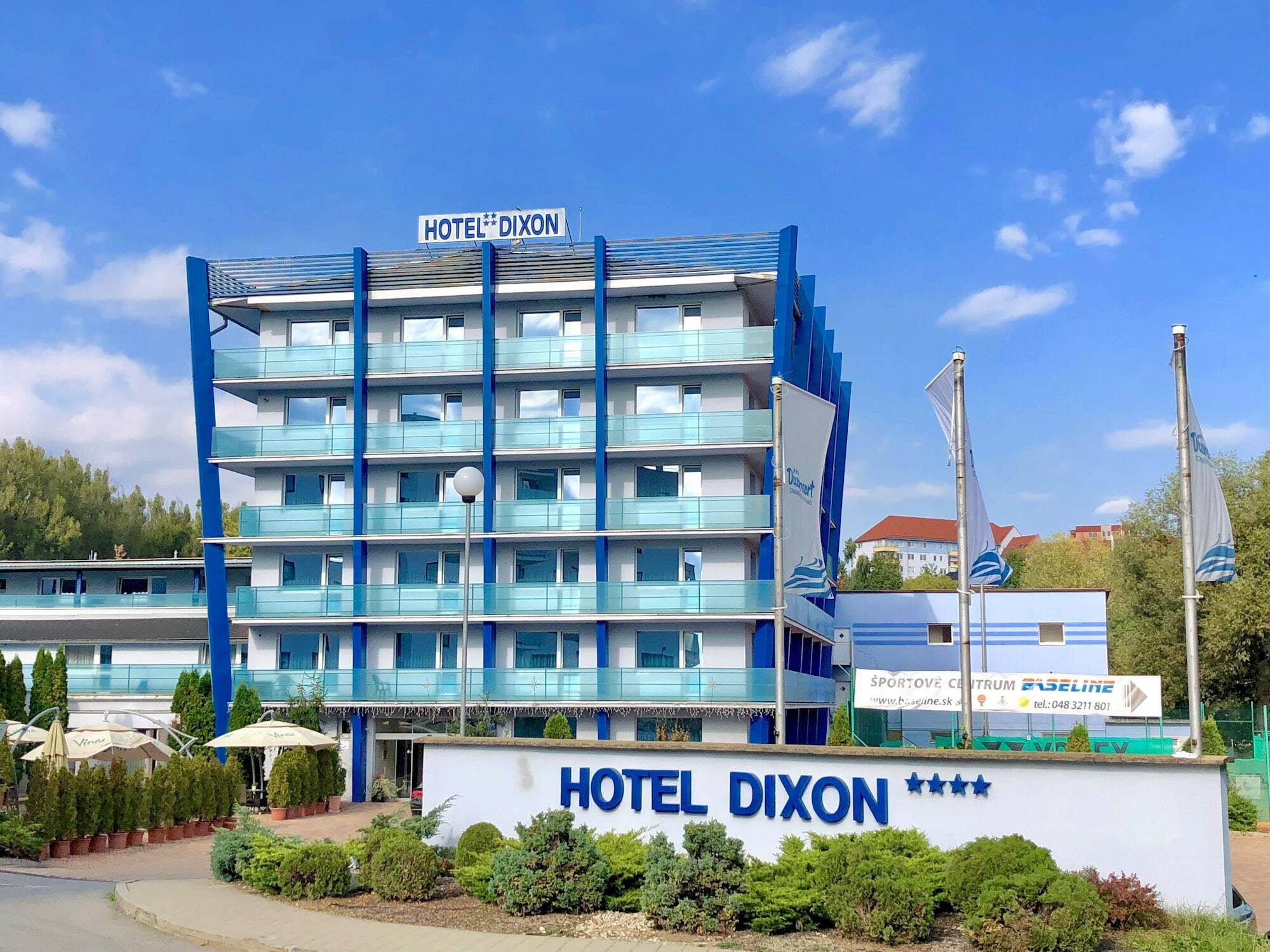 Hotel Dixon So Vstupom Do Bazena A Virivky Zdarma - Free Entrance To Pool And Jacuzzi Included Banská Bystrica Dış mekan fotoğraf