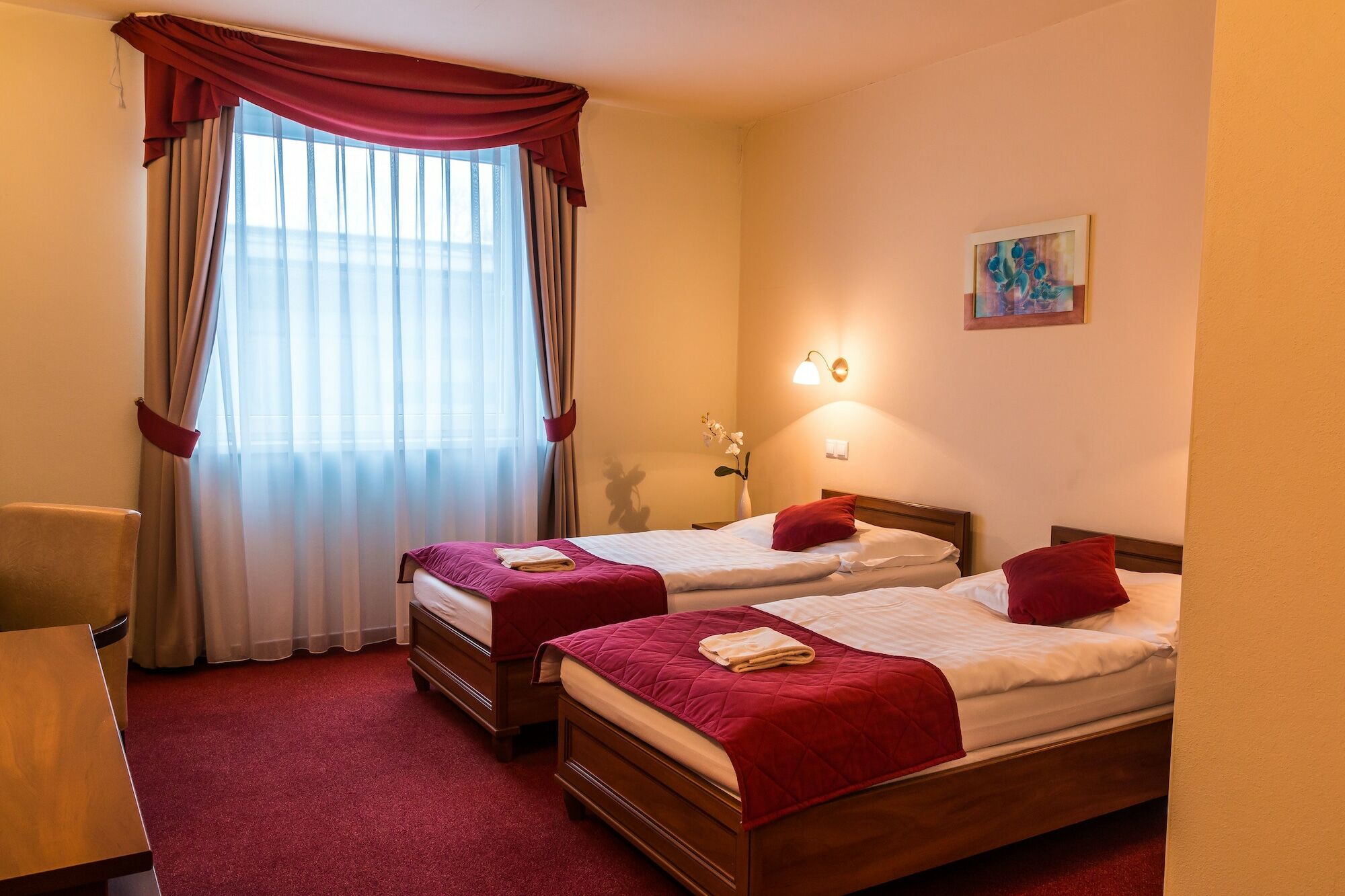 Hotel Dixon So Vstupom Do Bazena A Virivky Zdarma - Free Entrance To Pool And Jacuzzi Included Banská Bystrica Dış mekan fotoğraf